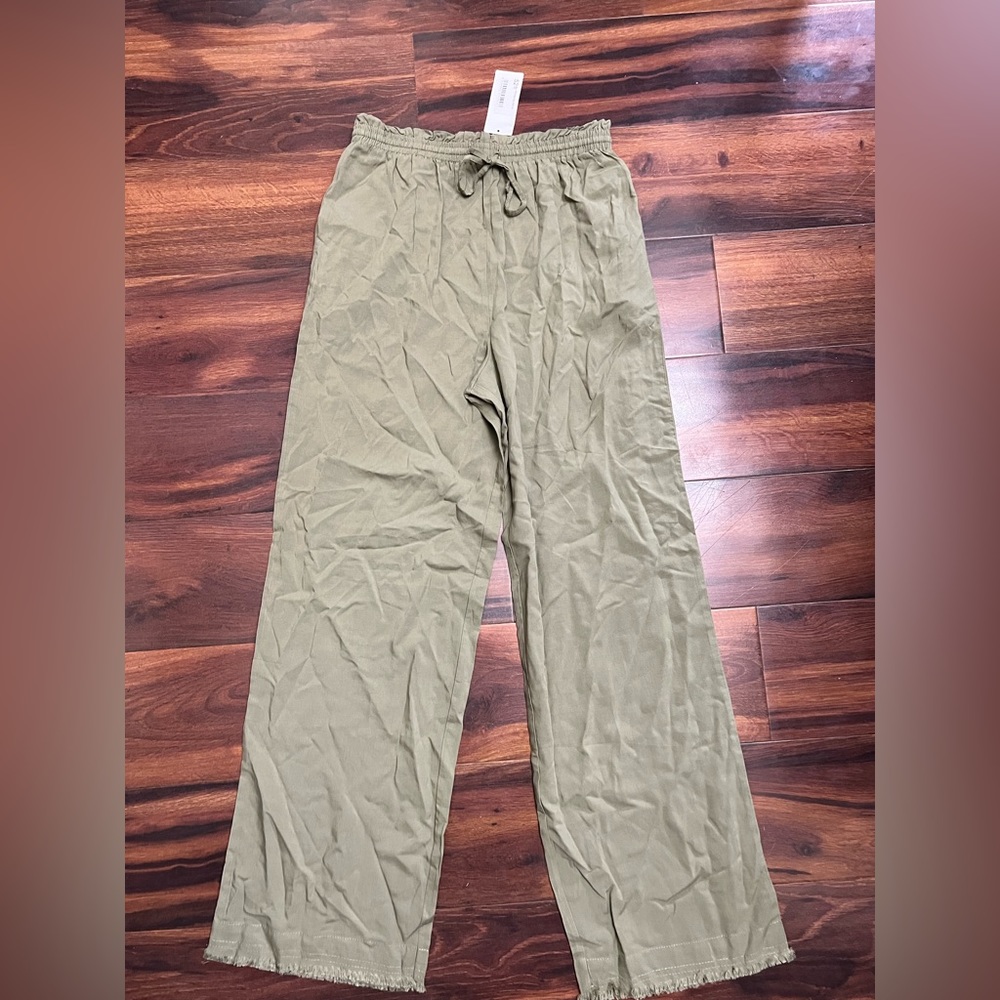 Green stretch pants
